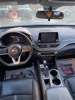 نيسان ألتيما